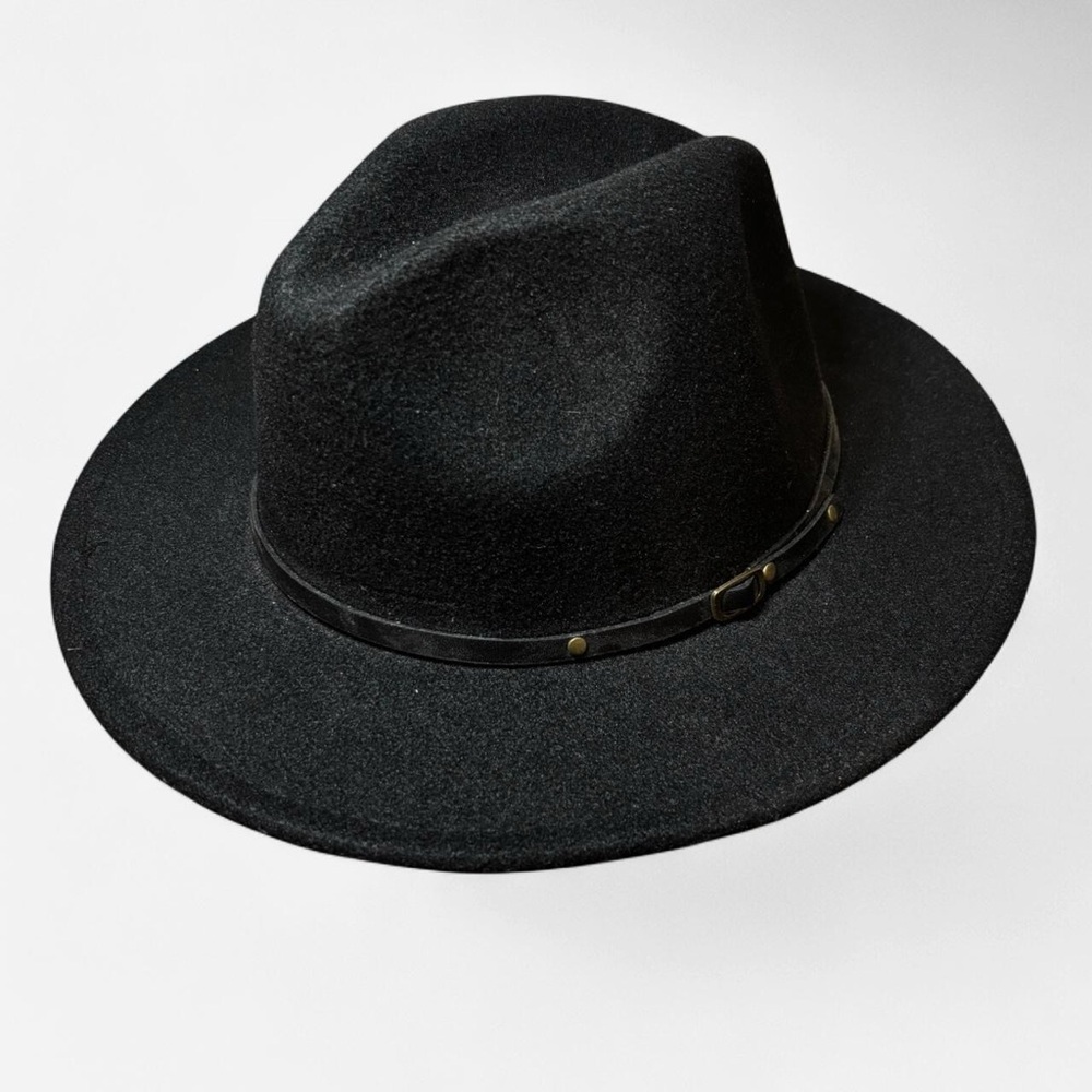 Stylish Black Flat Brimmed Hat with Thin Faux Leather Buckle Band NWOT